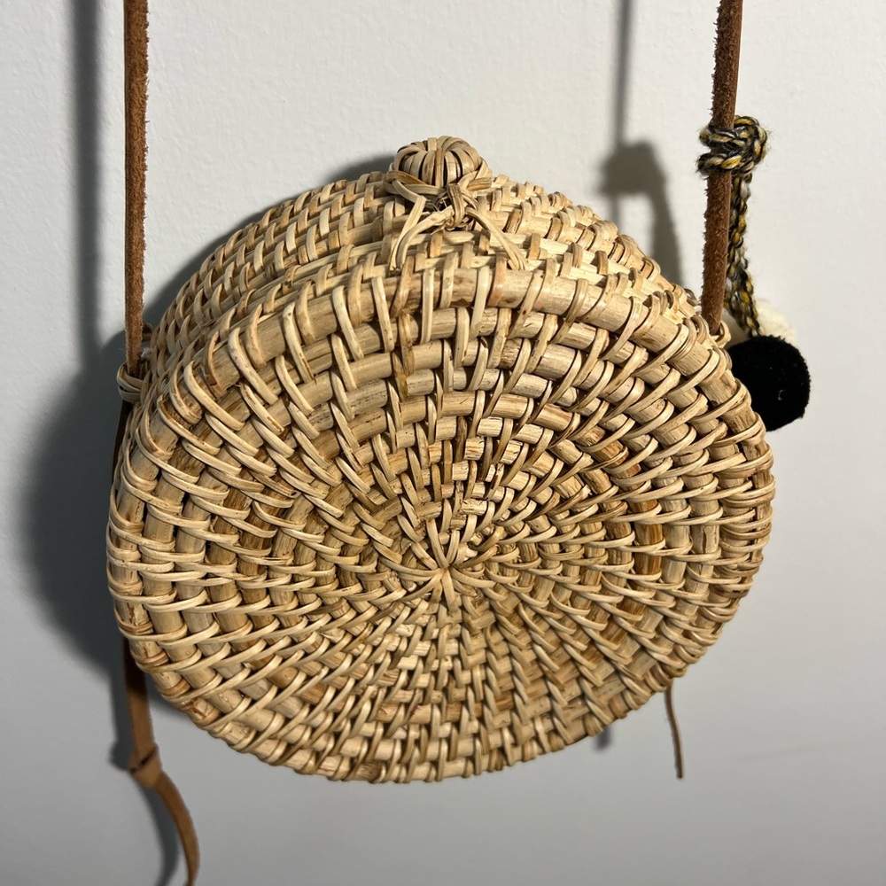 Wicker crossbody bag